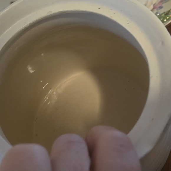 Vintage de Paris Cafe White Ceramic Vase - Picture 2 of 3